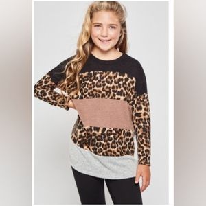 Girls leopard print color block long sleeve top, sz M (9/10)